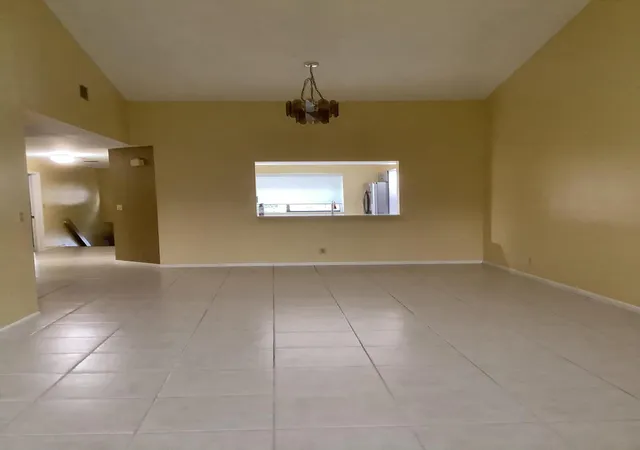 Photo 4 of Condo for sale at 7755 La Mirada Dr #31cr, Boca Raton, FL 33433 | MLS# B26080273 | Listing updated on 2026-10-10