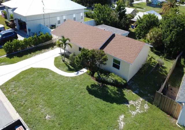 Photo 2 of Single family home for sale at 7389 Se Flamingo Way, Hobe Sound, FL 33455 | MLS# B26080303 | Listing updated on 2026-10-10