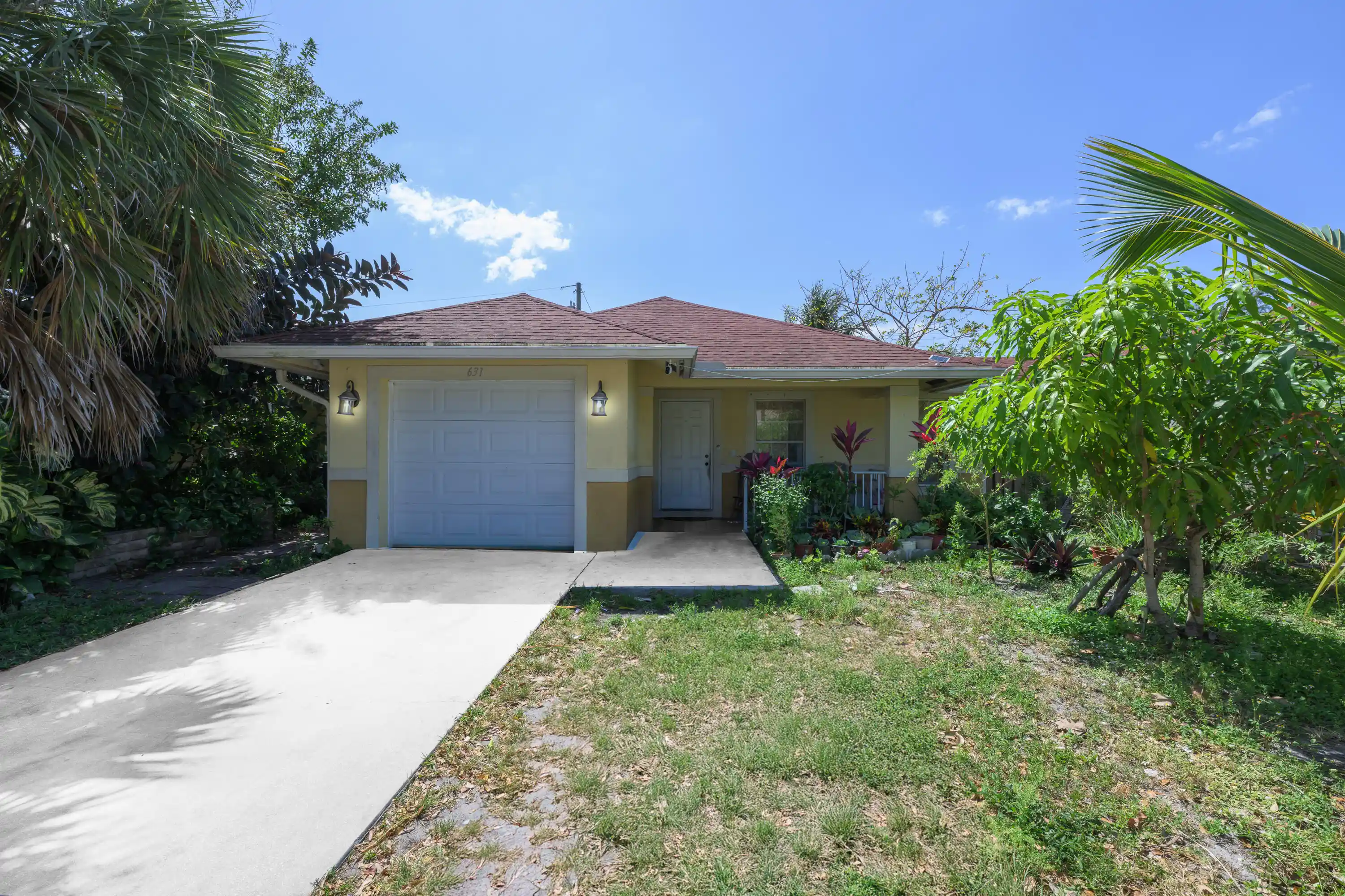 Single family home for sale at 631 S A St #631, Lake Worth Beach, FL 33460 | MLS# B26080365