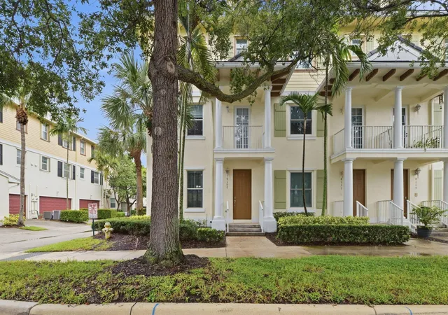Townhouse for sale at 4107 Parkside Dr, Jupiter, FL 33458 | MLS# B26080373