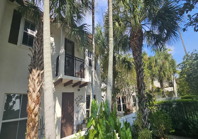 Photo 3 of Townhouse for sale at 4726 Monarch Way, Coconut Creek, FL 33073 | MLS# B26080385 | Listing updated on 2026-10-05