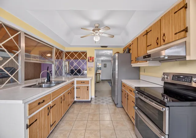Photo 3 of Sale Pending at 3550 Nw 33rd Terrace W, Lauderdale Lakes, FL 33309 | MLS# B26080425 | Listing updated on 2026-10-10