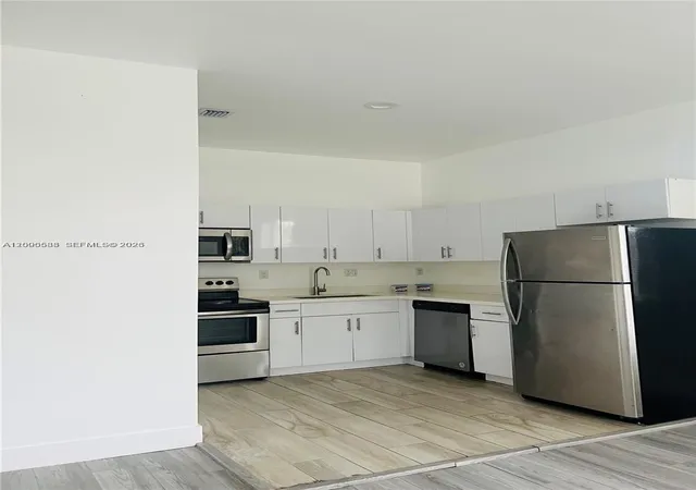 Photo 4 of House for sale at 1329 NE 110th Terrace, Miami, FL 33161 | MLS# A12095533 | Listing updated on 2026-10-30