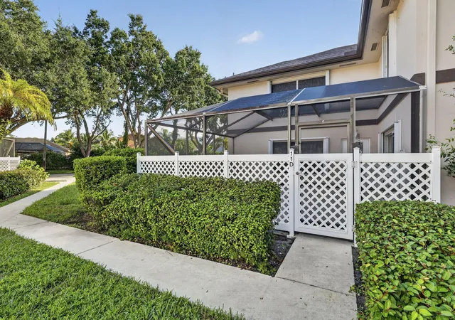 Photo 2 of Townhouse for sale at 11 Amherst Ct #D, Royal Palm Beach, FL 33411 | MLS# B26080445 | Listing updated on 2026-09-25
