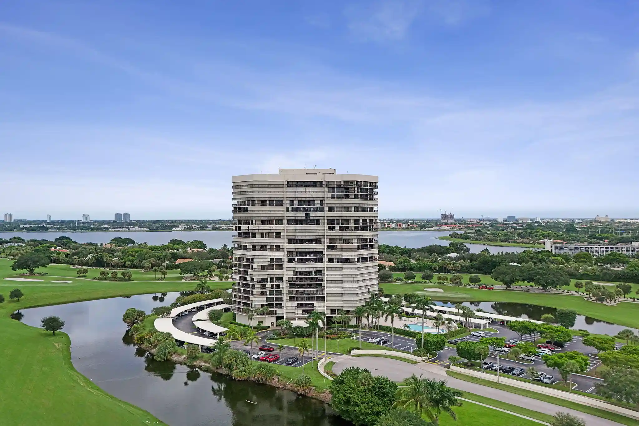 Listing Photo 1 - Condo for sale in 1900 Consulate Pl located at 1900 Consulate Pl, West Palm Beach, FL 33401 - Unit #604