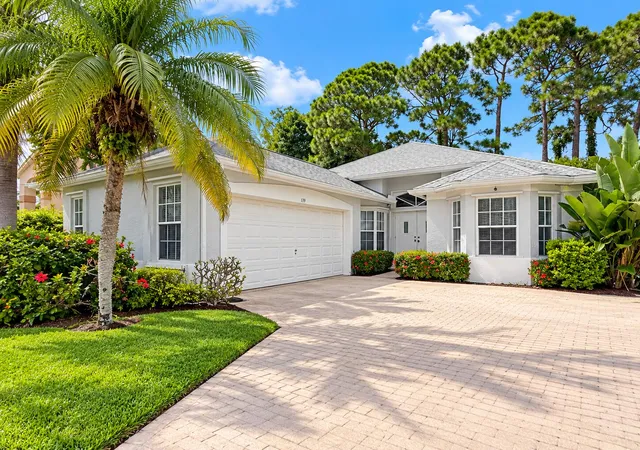 Photo 2 of Single family home for sale at 139 Saratoga Blvd E, West Palm Beach, FL 33411 | MLS# B26080462 | Listing updated on 2026-09-27