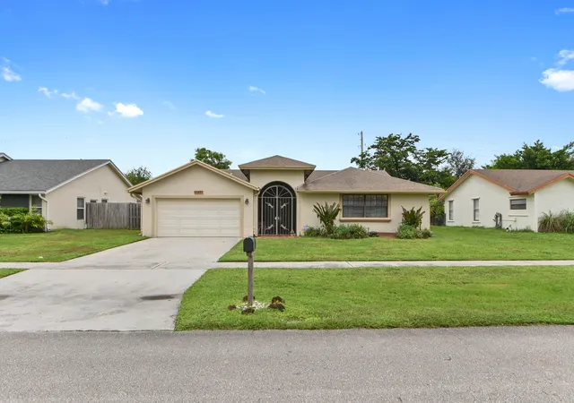 Photo 2 of Single family home for sale at 9585 Lancaster Pl, Boca Raton, FL 33434 | MLS# B26080526 | Listing updated on 2026-10-10