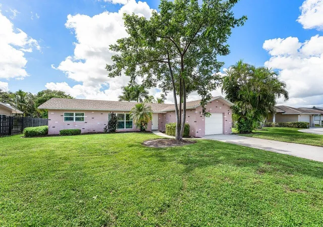 Photo 2 of Single family home for sale at 128 Sandpiper Ave, Royal Palm Beach, FL 33411 | MLS# B26080552 | Listing updated on 2026-10-10