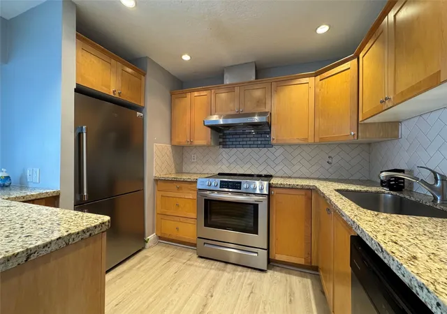 Photo 4 of Condo for sale at 160 Cypress Clb Dr #607, Pompano Beach, FL 33060 | MLS# B26080580 | Listing updated on 2026-09-25