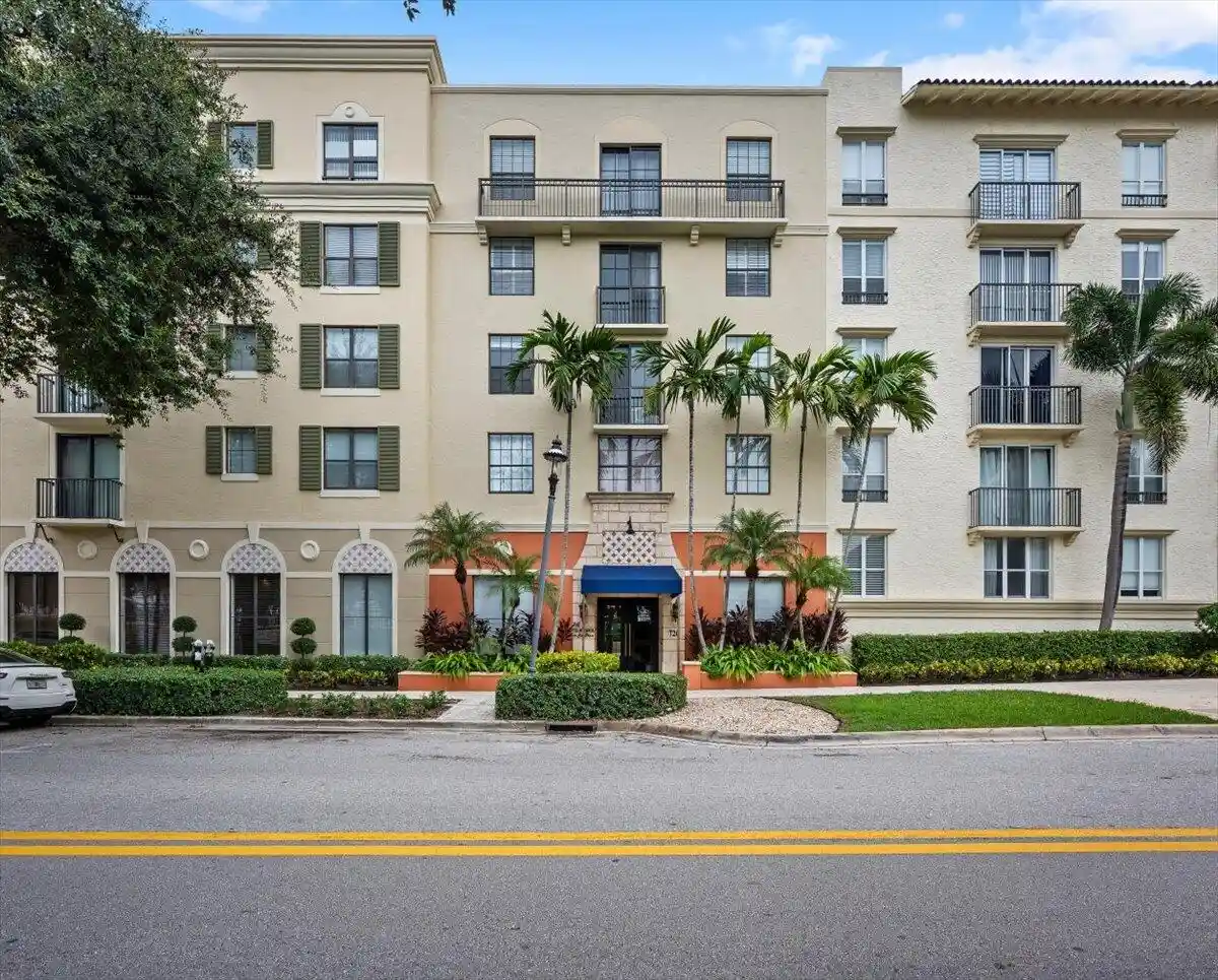Photo 1 of Condo for sale at 720 S Sapodilla Ave #204, West Palm Beach, FL 33401 | MLS# B26080659 | Listing updated on 2026-10-19