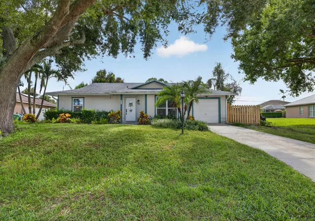 Single family home for sale at 872 SW Nichols Ter, Port Saint Lucie, FL 34953 | MLS# B26080664