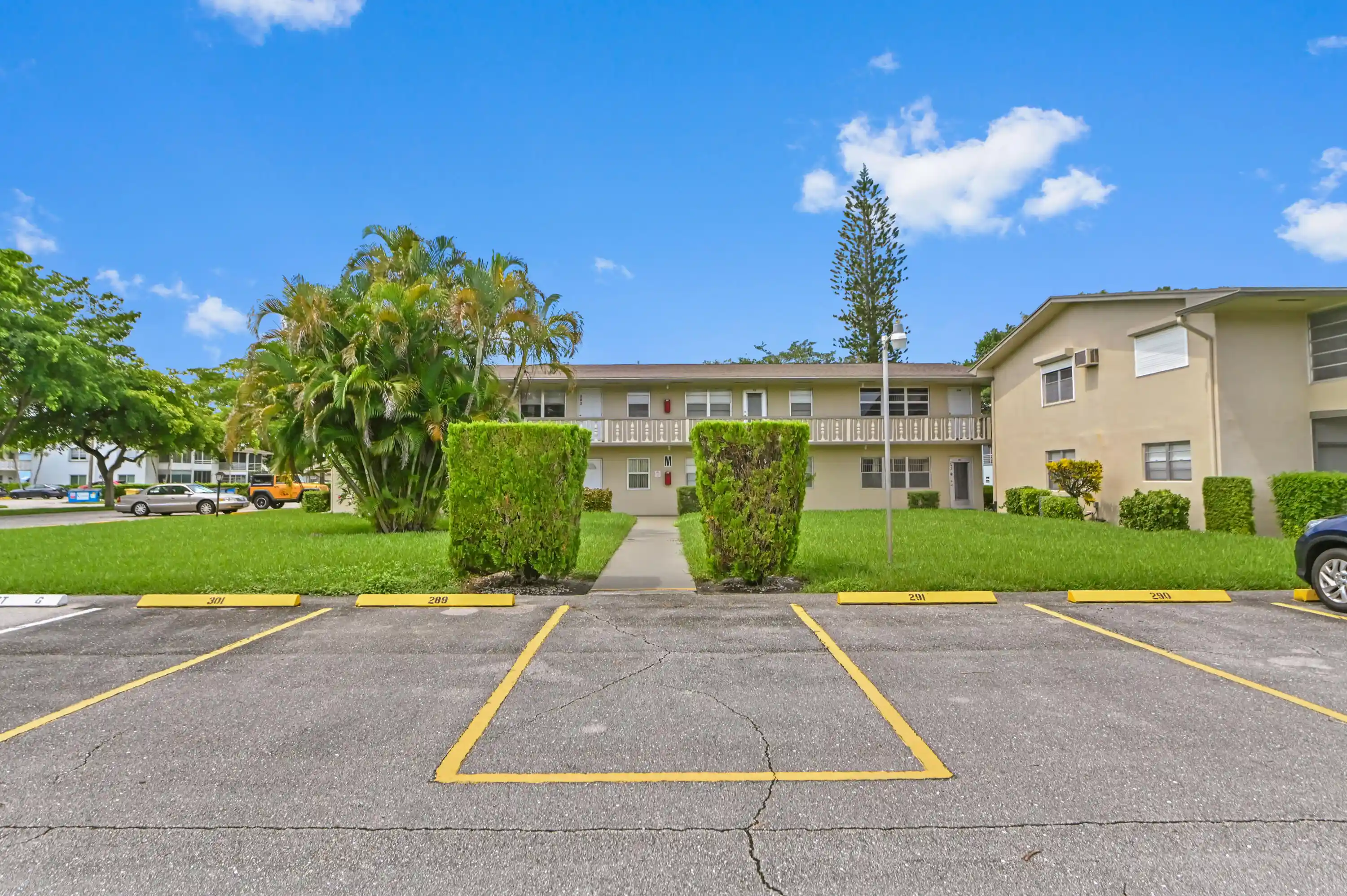 Photo 1 of Condo for sale at 305 Norwich M, West Palm Beach, FL 33417 | MLS# B26080672 | Listing updated on 2026-10-20