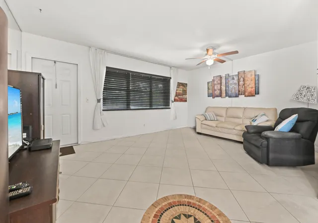 Photo 3 of Condo for sale at 305 Norwich M, West Palm Beach, FL 33417 | MLS# B26080672 | Listing updated on 2026-10-10