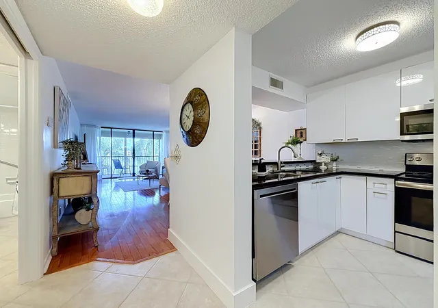 Listing Photo 2 - Condo for sale in building located at 6219 Coral Lake Dr, Margate, FL 33063 - Unit #207