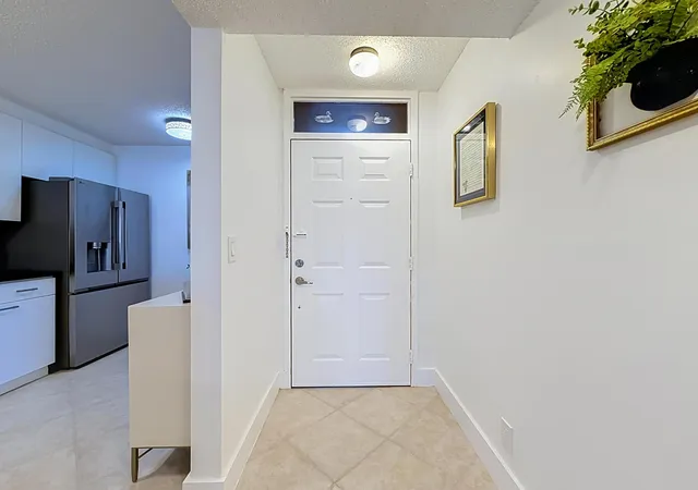 Listing Photo 5 - Condo for sale in building located at 6219 Coral Lake Dr, Margate, FL 33063 - Unit #207
