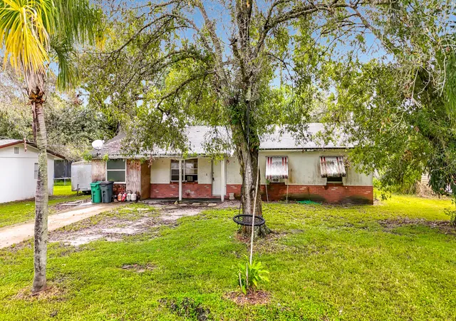 Single family home for sale at 2930 Middle Rd, Fort Pierce, FL 34981 | MLS# B26080697