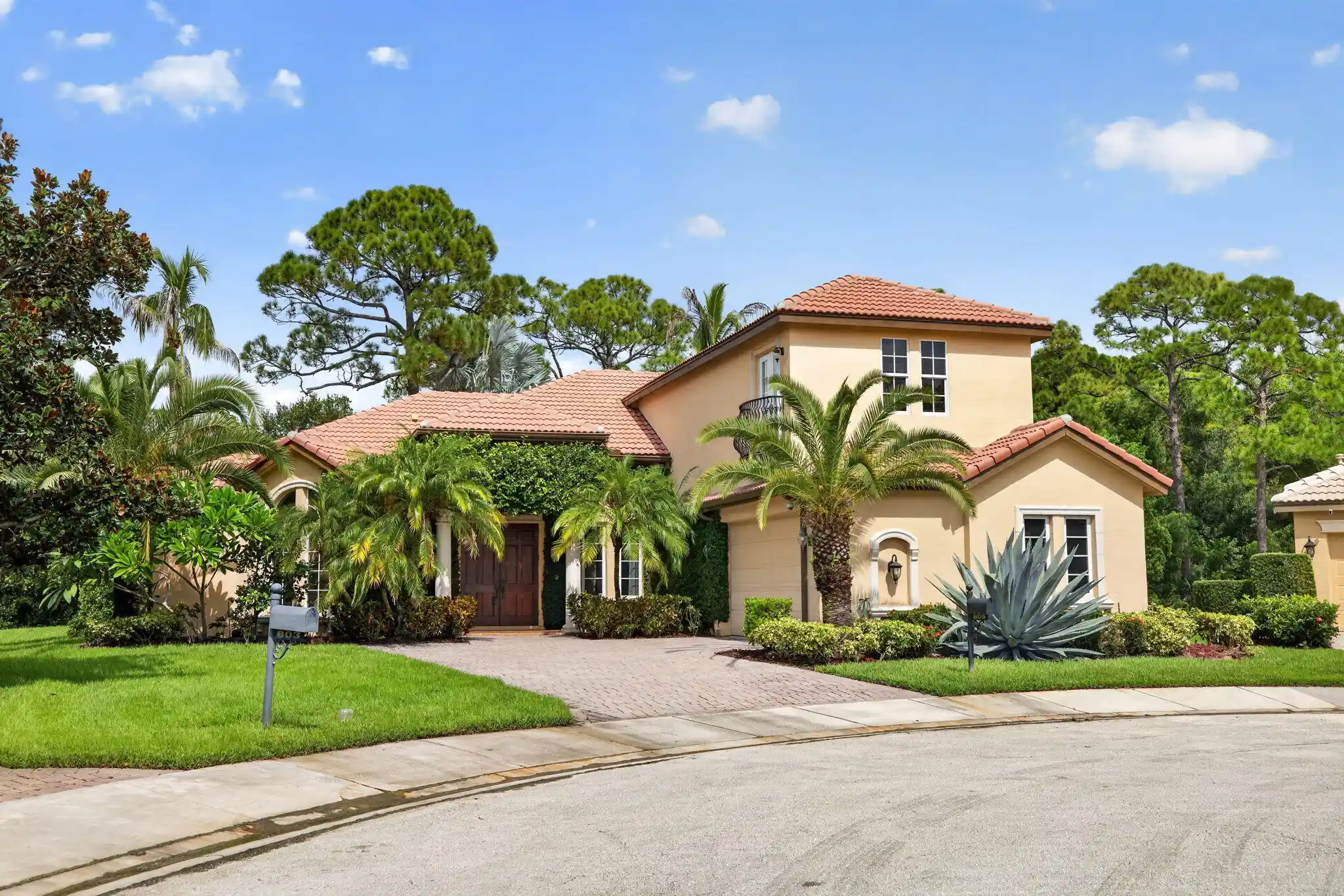 Photo 1 of Single family home for sale at 805 Sw Classico Ct, Port Saint Lucie, FL 34986 | MLS# B26080829 | Listing updated on 2026-10-27