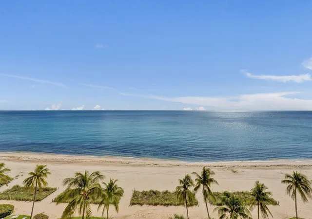 Listing Photo 4 - Condo for sale in building located at 1051 Hillsboro Mile, Hillsboro Beach, FL 33062 - Unit #906E