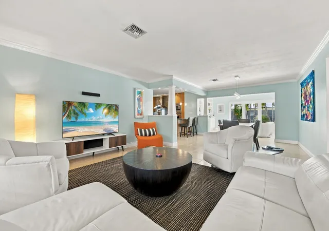 Photo 3 of Single family home for sale at 4230 Ne 19th Avenue, Fort Lauderdale, FL 33308 | MLS# B26080859 | Listing updated on 2026-10-10