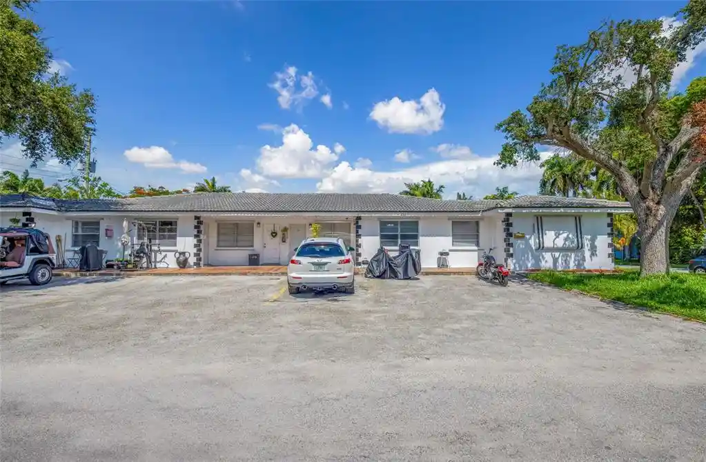 Multi family home for sale at 213 SE Park St #1-6, Dania, FL 33004 | MLS# B26080870