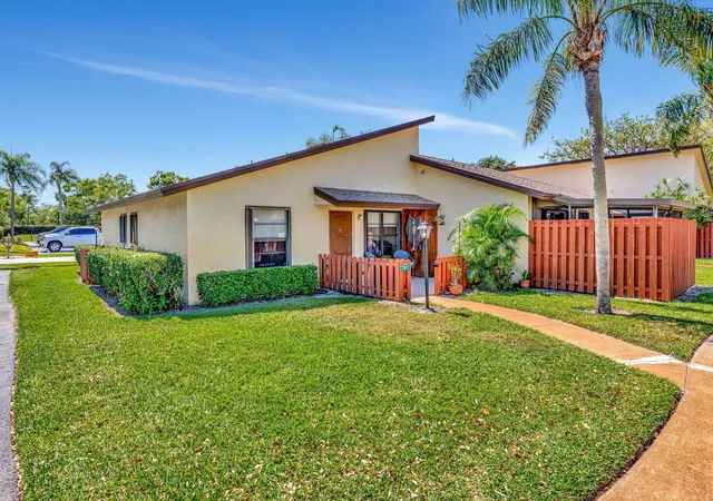Photo 1 of Condo for sale at 7917 Se Villa Cir, Hobe Sound, FL 33455 | MLS# B26080896 | Listing updated on 2026-10-02