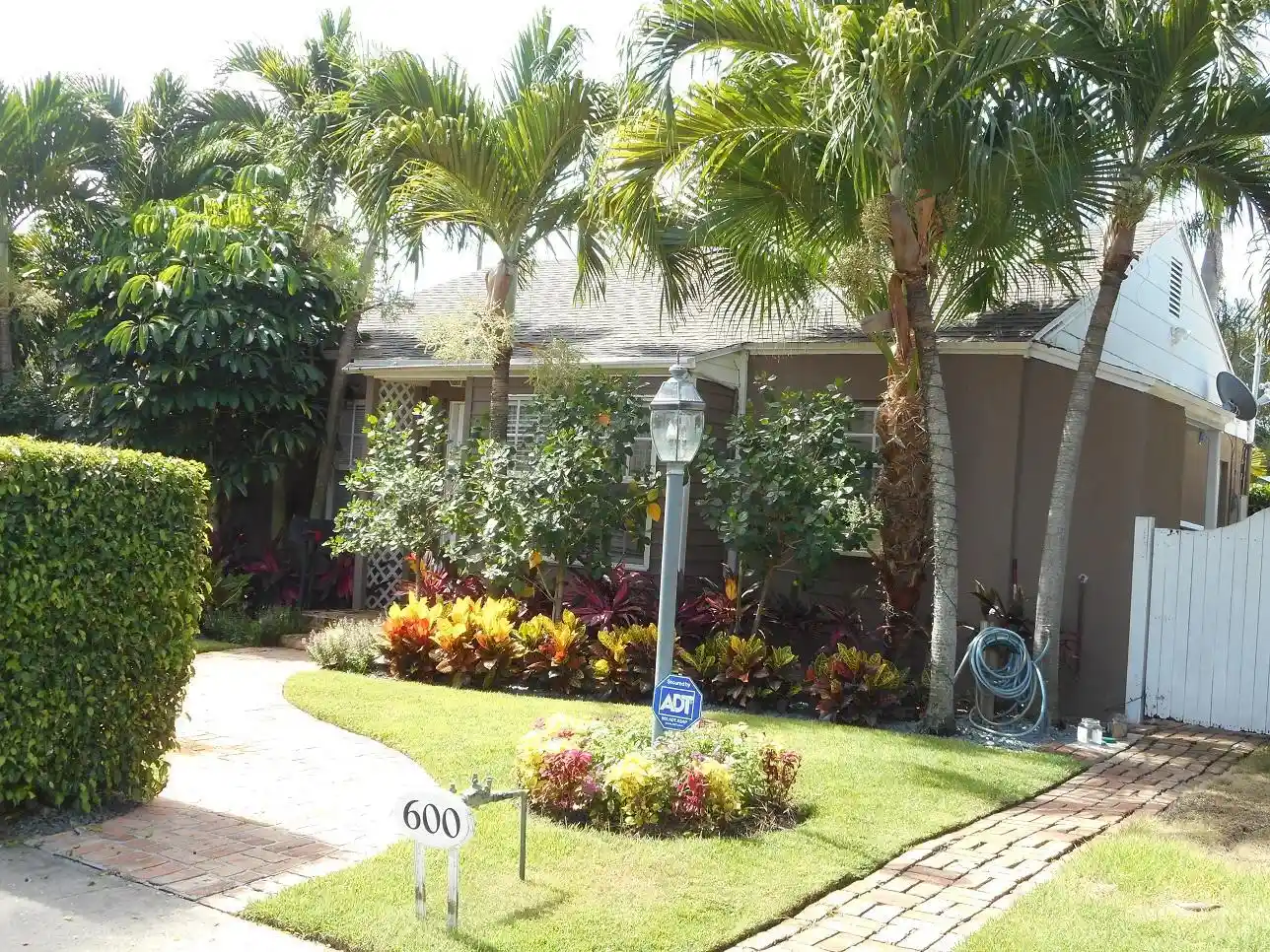 Photo 1 of Single family home for sale at 600 Westwood Rd, West Palm Beach, FL 33401 | MLS# B26080970 | Listing updated on 2026-10-01