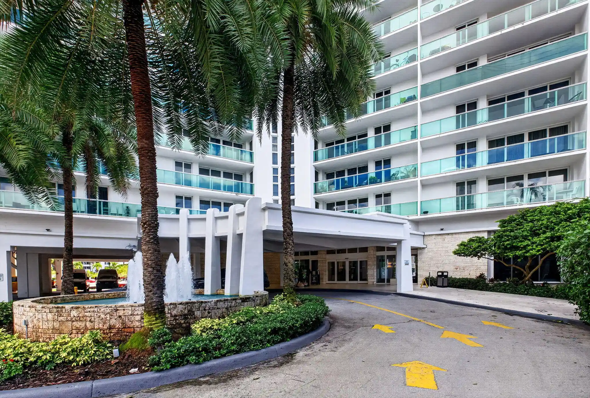 Condo for sale at 100 Bayview Dr #620, Sunny Isles Beach, FL 33160 | MLS# B26080976
