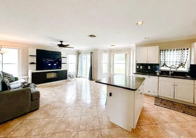 Photo 4 of Single family home for sale at 3609 Newport Ave, Boynton Beach, FL 33436 | MLS# B26081000 | Listing updated on 2026-10-10