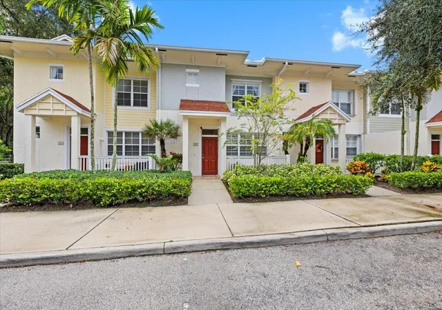 Townhouse for sale at 776 Dakota Dr #102, Jupiter, FL 33458 | MLS# B26081054