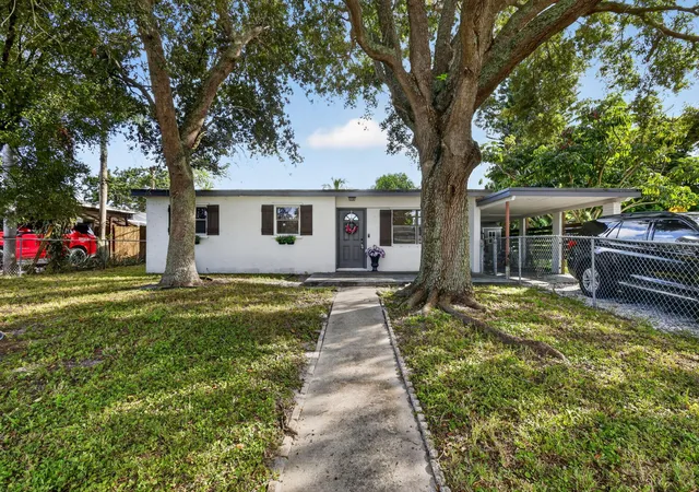 Single family home for sale at 3842 Ocala Rd, Lake Worth, FL 33462 | MLS# B26081195