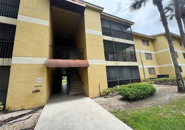 Photo 2 of Condo for sale at 3013 N Oakland Forest Dr #106, Oakland Park, FL 33309 | MLS# B26081242 | Listing updated on 2026-09-28