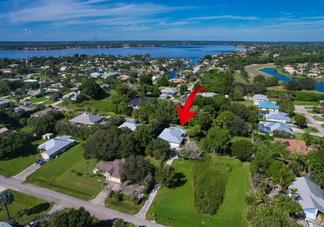 Photo 3 of Single family home for sale at 2718 Nw Florida Ave, Stuart, FL 34994 | MLS# B26081268 | Listing updated on 2026-10-10