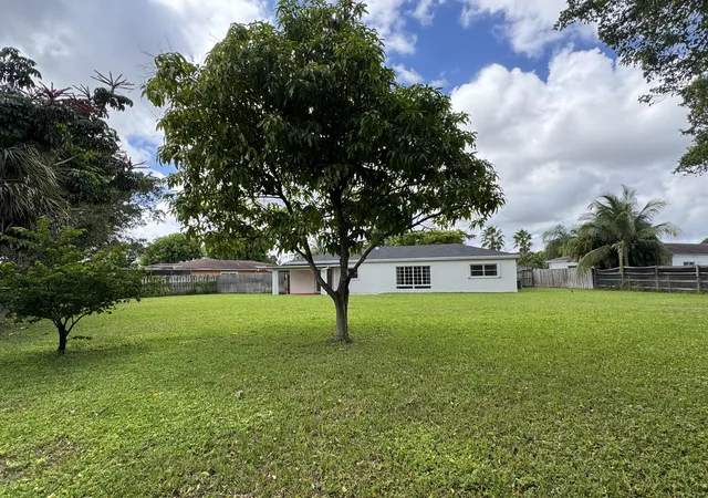 Photo 2 of Single family home for sale at 8306 Nw 74th Terrace, Tamarac, FL 33321 | MLS# B26081298 | Listing updated on 2026-10-10