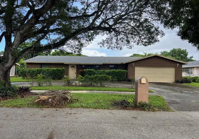 Single family home for sale at 4214 Waverly Dr, West Palm Beach, FL 33407 | MLS# B26081340