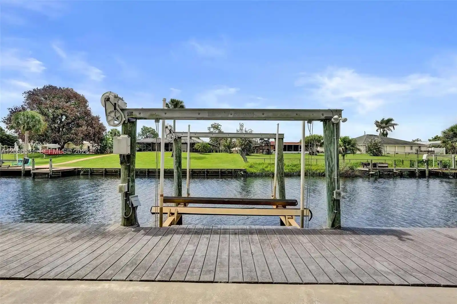 Photo 1 of Single family home for sale at 464 Ne Cornwall Ave, Port St Lucie, FL 34983 | MLS# A12096581 | Listing updated on 2026-10-26