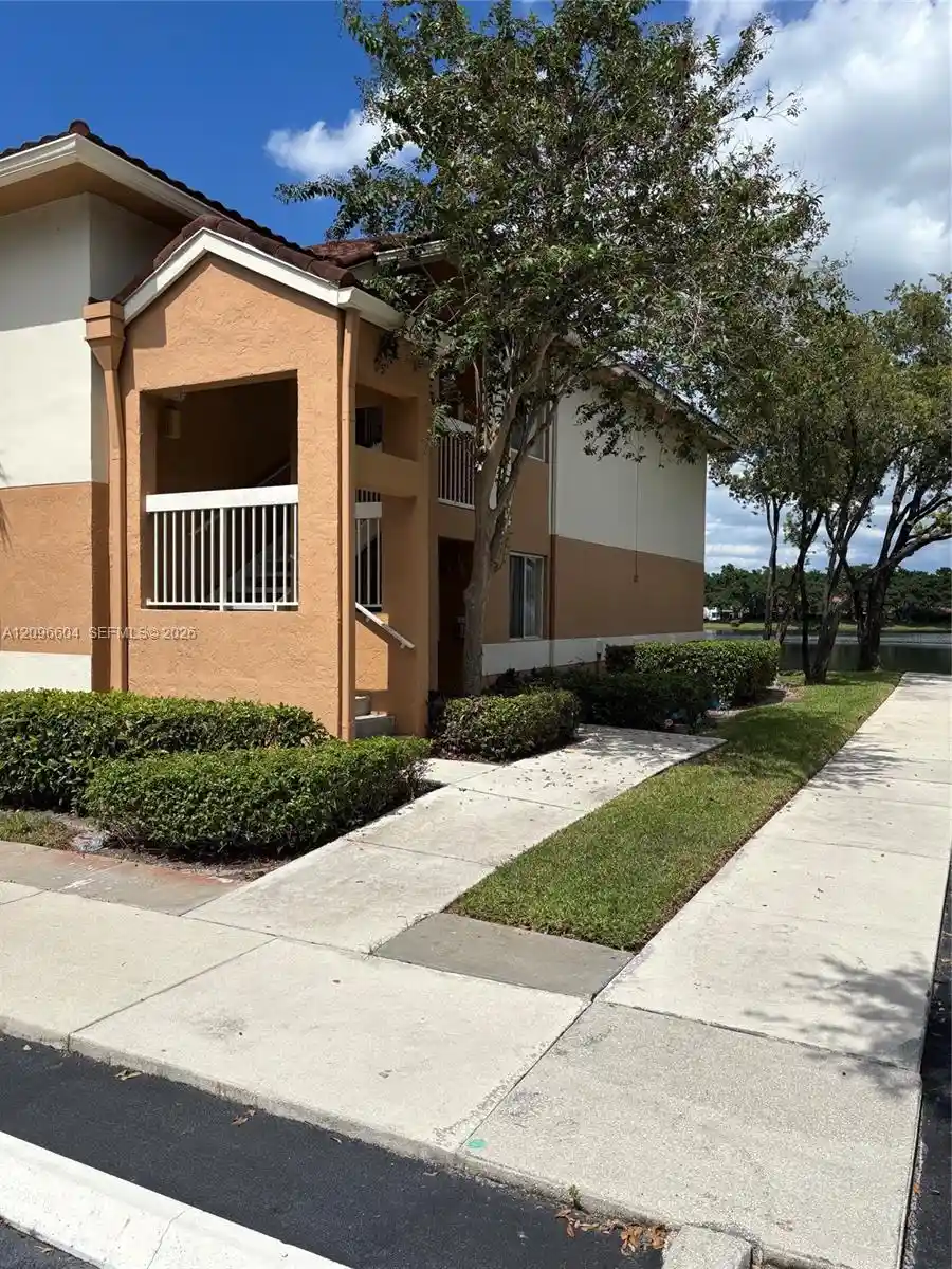 Condo for sale at 704 NW 92nd Avenue #704, Plantation, FL 33324 | MLS# A12096604