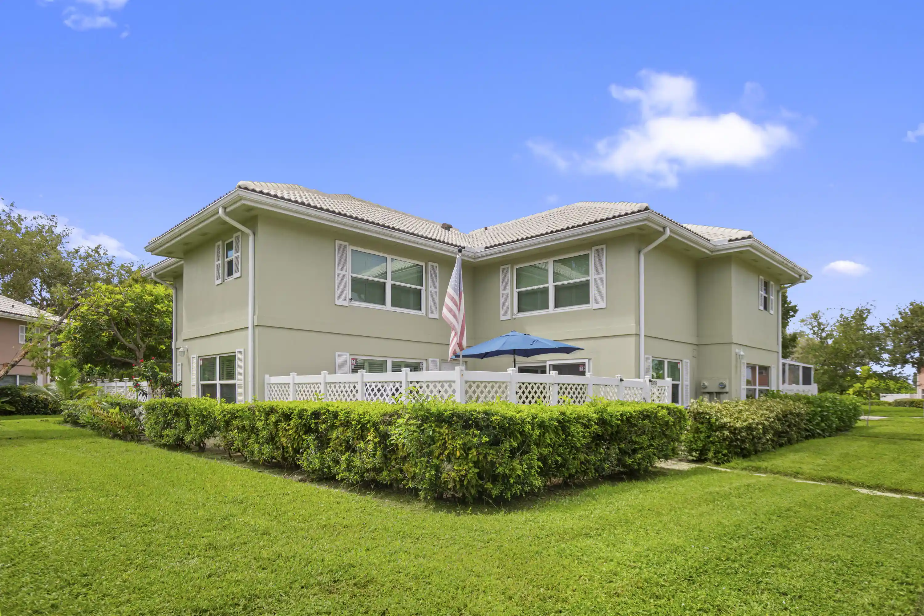 Townhouse for sale at 1918 Stratford Way #32B, West Palm Beach, FL 33409 | MLS# B26081376