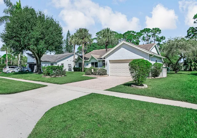 Photo 3 of Sale Pending at 102 Sevilla Ave, Royal Palm Beach, FL 33411 | MLS# B26081447 | Listing updated on 2026-10-02