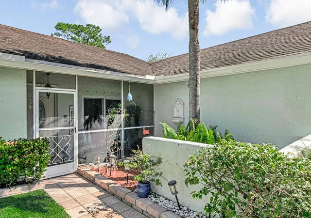 Photo 4 of Sale Pending at 102 Sevilla Ave, Royal Palm Beach, FL 33411 | MLS# B26081447 | Listing updated on 2026-10-02