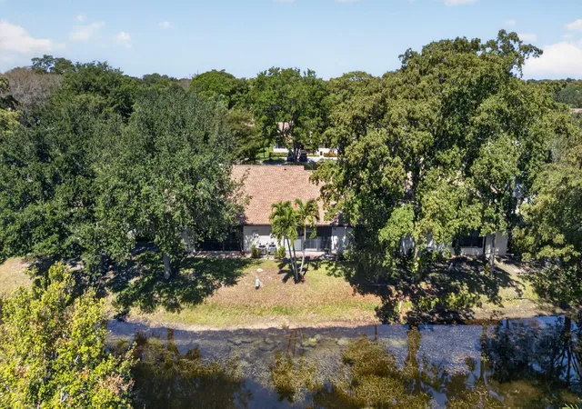 Photo 2 of Single family home for sale at 3210 Carambola Cir #S, Coconut Creek, FL 33066 | MLS# B26081458 | Listing updated on 2026-09-29