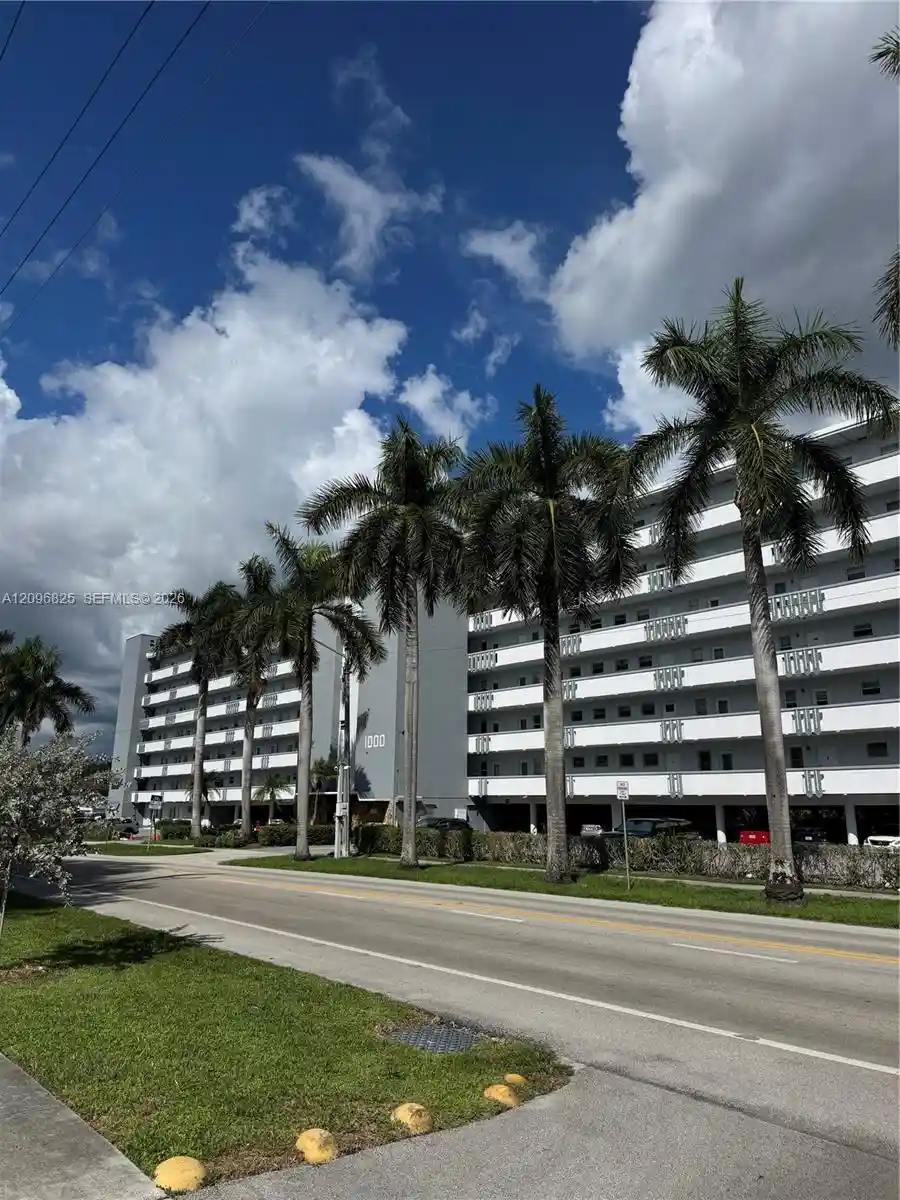 1000 Ne 14Th Ave, 1000 Ne 14Th Ave, Hallandale Beach, FL 33009