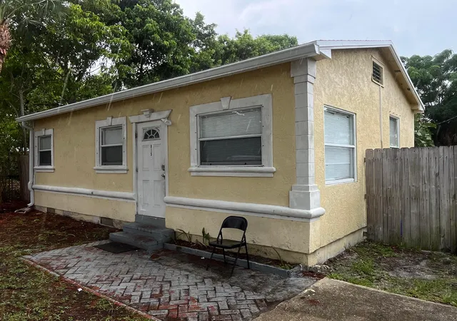 Multi family home for sale at 815 Briggs St, West Palm Beach, FL 33405 | MLS# B26081503