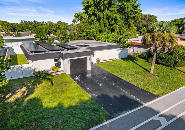 Photo 1 of Single family home for sale at 6408 Brookwood Blvd, Tamarac, FL 33321 | MLS# B26081544 | Listing updated on 2026-10-04