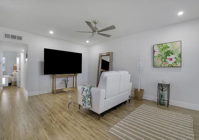 Photo 2 of Condo for sale at 112 Salisbury #E, West Palm Beach, FL 33417 | MLS# B26081631 | Listing updated on 2026-10-01