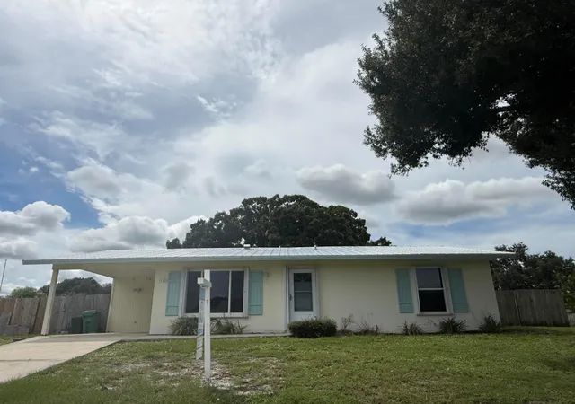 Photo 2 of Single family home for sale at 142 Ne Bracken Rd, Port Saint Lucie, FL 34983 | MLS# B26081663 | Listing updated on 2026-10-04