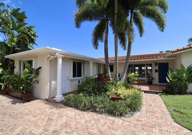 Photo 2 of Single family home for sale at 2208 Ne 19th Avenue, Wilton Manors, FL 33305 | MLS# B26081666 | Listing updated on 2026-10-10