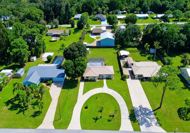 Photo 4 of Single family home for sale at 1550 SW Wildcat Trl, Stuart, FL 34997 | MLS# B26081686 | Listing updated on 2026-10-07