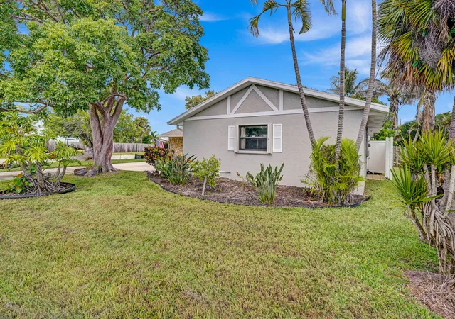 Photo 1 of Single family home for sale at 1902 Eucalyptus Ave, Fort Pierce, FL 34949 | MLS# B26081717 | Listing updated on 2026-10-01