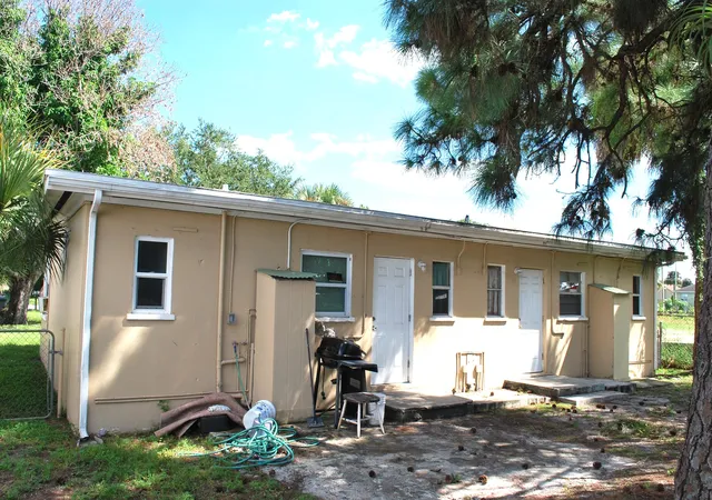Photo 3 of House for sale at 431 N 13th Street, Fort Pierce, FL 34950 | MLS# B26081854 | Listing updated on 2026-10-10