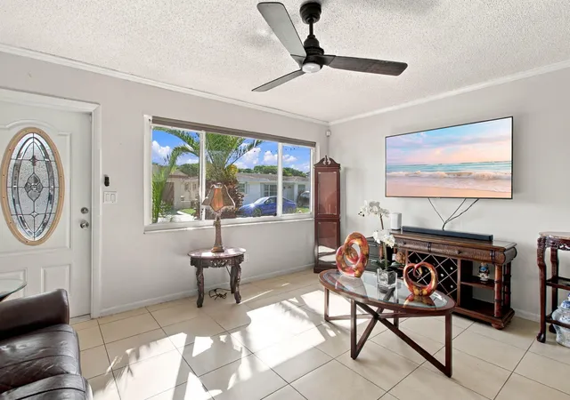 Photo 3 of Single family home for sale at 975 Nw 67th Avenue, Margate, FL 33063 | MLS# B26081906 | Listing updated on 2026-10-10